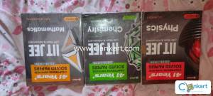 Arihant PYQ booklet (PCM) IIT JEE M/A whatsapp:8376021936,8287524659