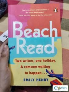 BEACH READ (ROMANCE NOVEL)(BESTSELLER)