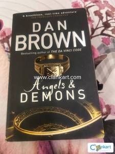 Dan Brown (Angels & Demons)