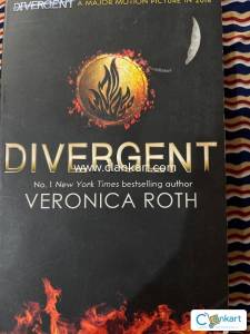 Divergent by Veronica Roth