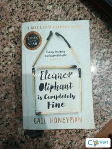 Eleanor Oliphant is completely Fine Book ( Paperback)