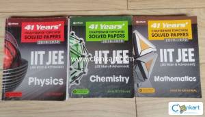 JEE PREVIOUS YEAR QUESTION BOOKS FOR PHYSICS ,CHEMISTRY AND MATHS