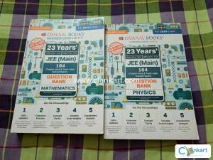 Oswaal JEE Mains Physics and Mathematics PYQ Books