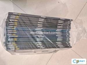 Pw Yakeen 2025 Neet modules, packed unused.
