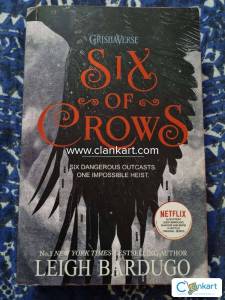 SIX OF CROWS   Paperback  Leigh Bardugo