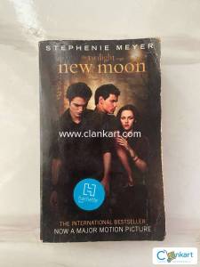 the twilight new moon by stephenie meyer